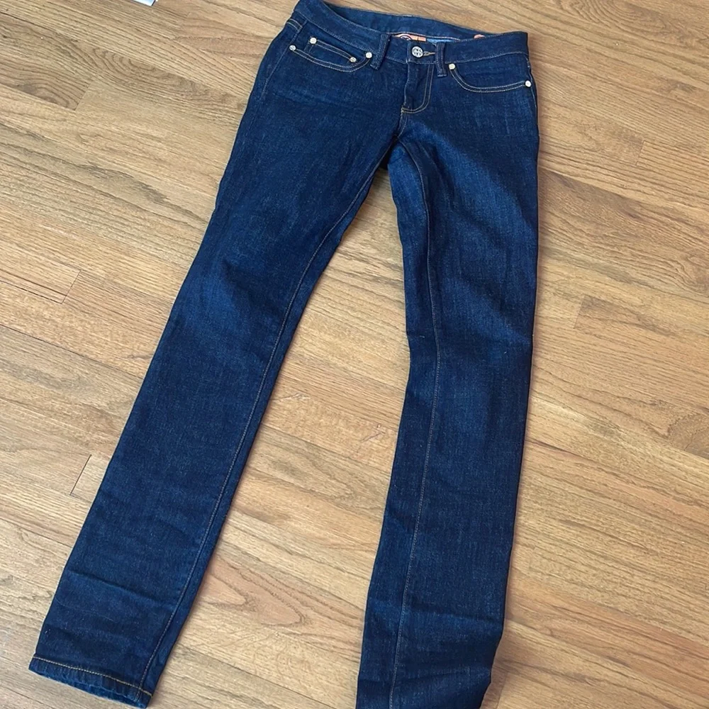 NWOT Tory Burch Skinny Jeans | back logo button needs reattached